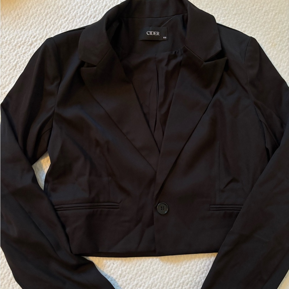 Cider Women's Elegant Black Blazer